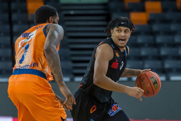 凭借出色的 凭借出色的